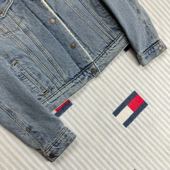 Levi’s Original Sherpa lined snap button trucker jacket - Picture 9 of 9